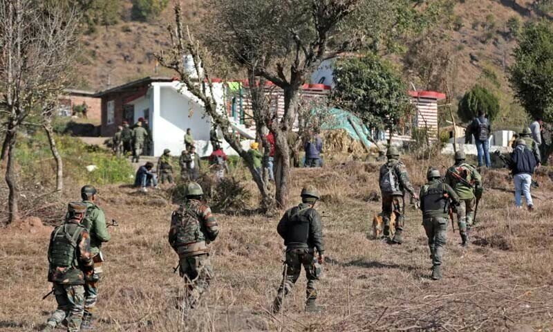 مقبوضہ کشمیر: راجوڑی میں آرمی کی گاڑی میں آگ لگ گئی،5 فوجی ہلاک،ایک زخمی