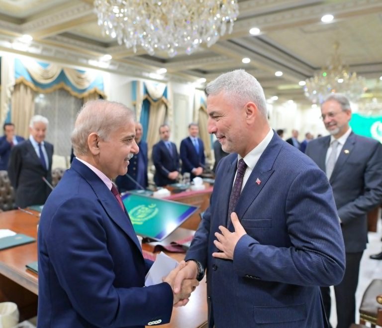 ترک وزیر تجارت کا دورہ پاکستان، پاکستان کا ترکیہ کے ساتھ تجارت 5 ارب ڈالر تک بڑھانے کا عزم