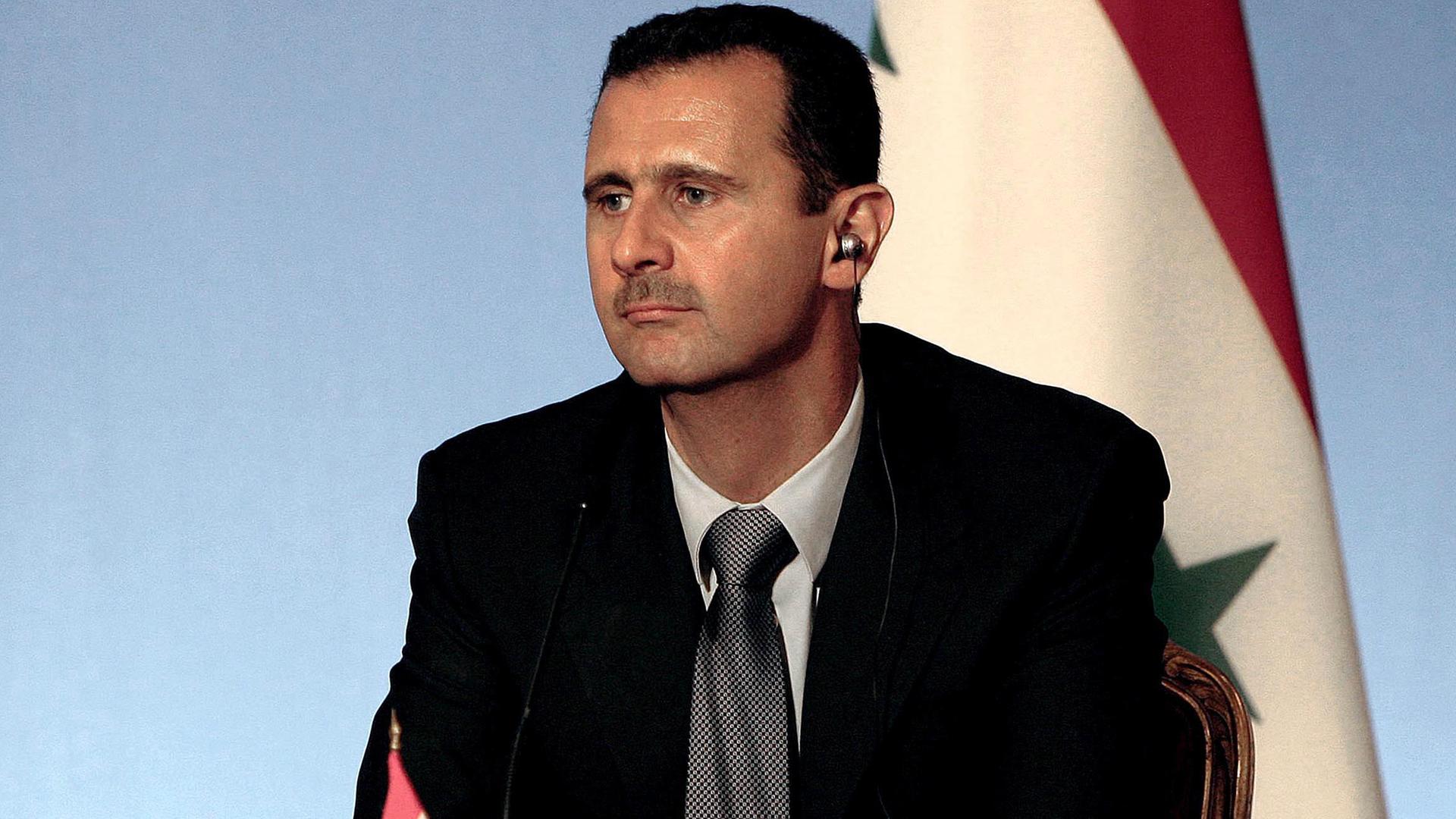 ASSAD REGIME COLLAPSES Syrian President Seeks Asylum in Russia