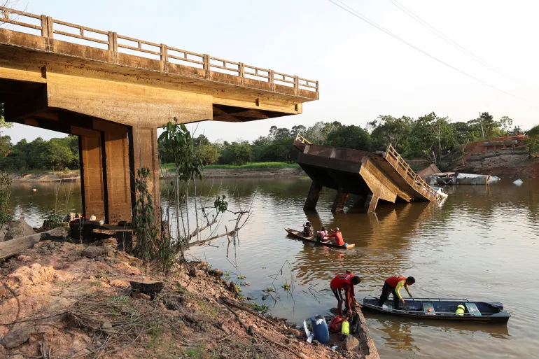 BRAZIL BRIDGE TRAGEDY: DEATH TOLL RISES TO 12 AS RESCUE EFFORTS CONTINUE