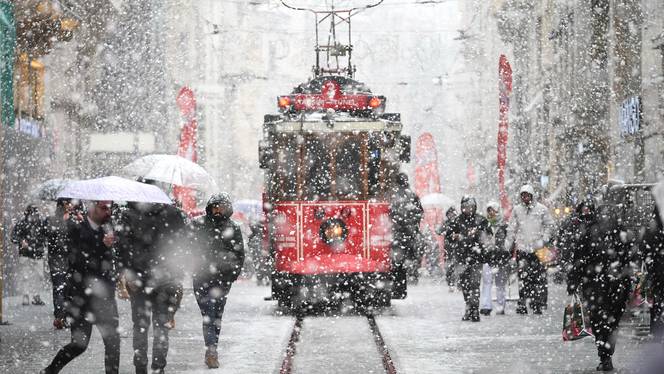 Istanbul Shines in Snow: City Transforms into a Winter Wonderland
