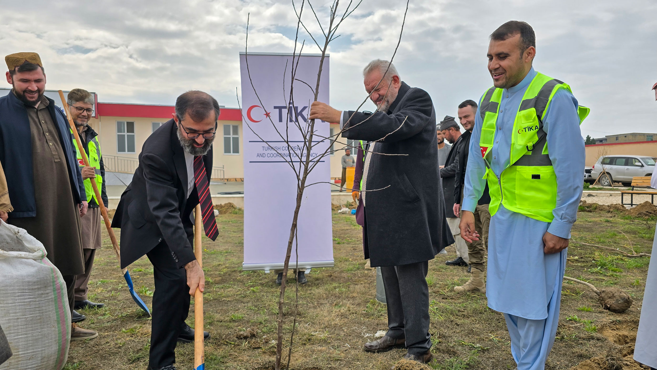 TİKA Plants 2000 Fruit Saplings in Afghan Schools to Promote Environmental Awareness
