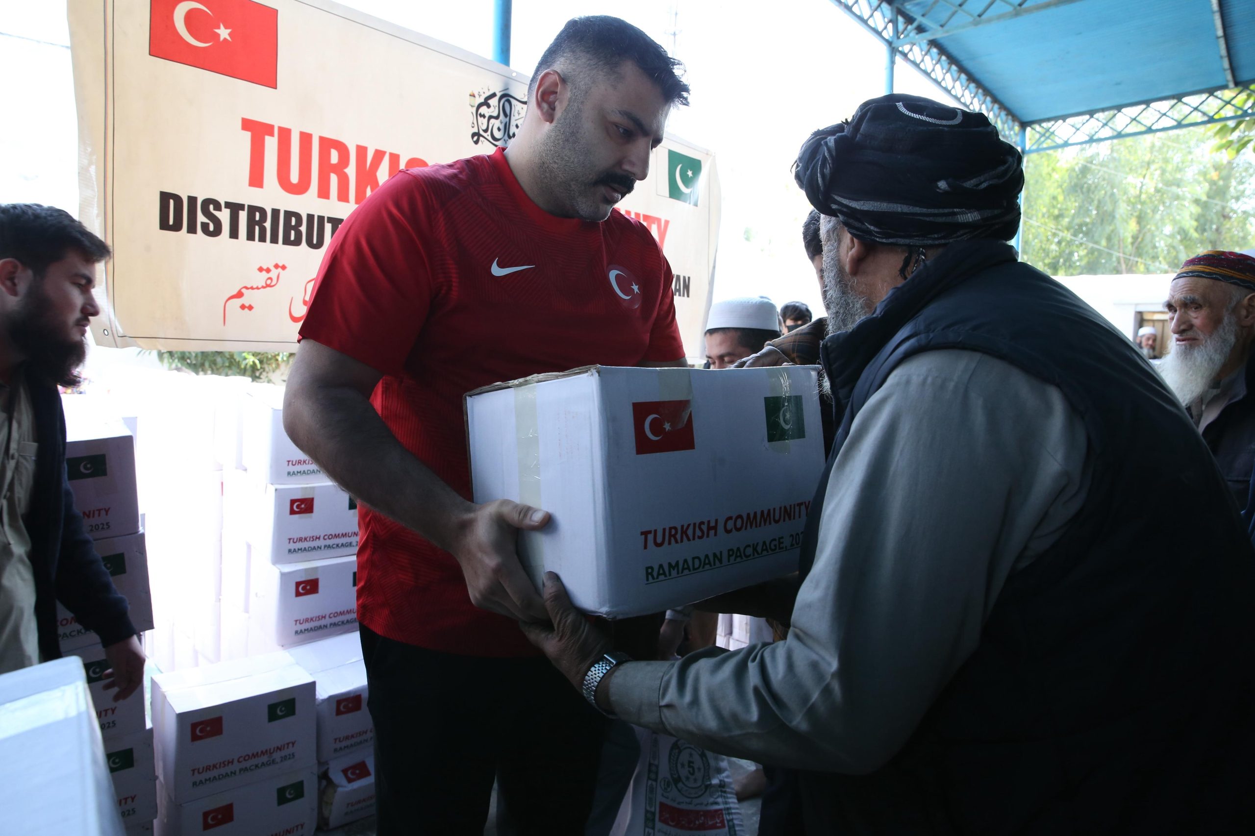 Turkish Business Community Distributes Rations to Needy Families in Pakistan During Ramadan