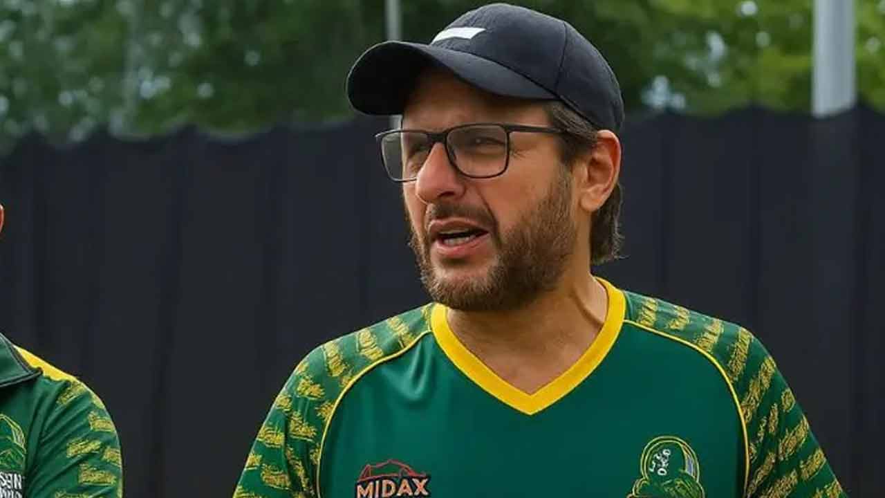 سابق کپتان شاہد آفریدی کو ہلالِ امتیاز دینے کا اعلان