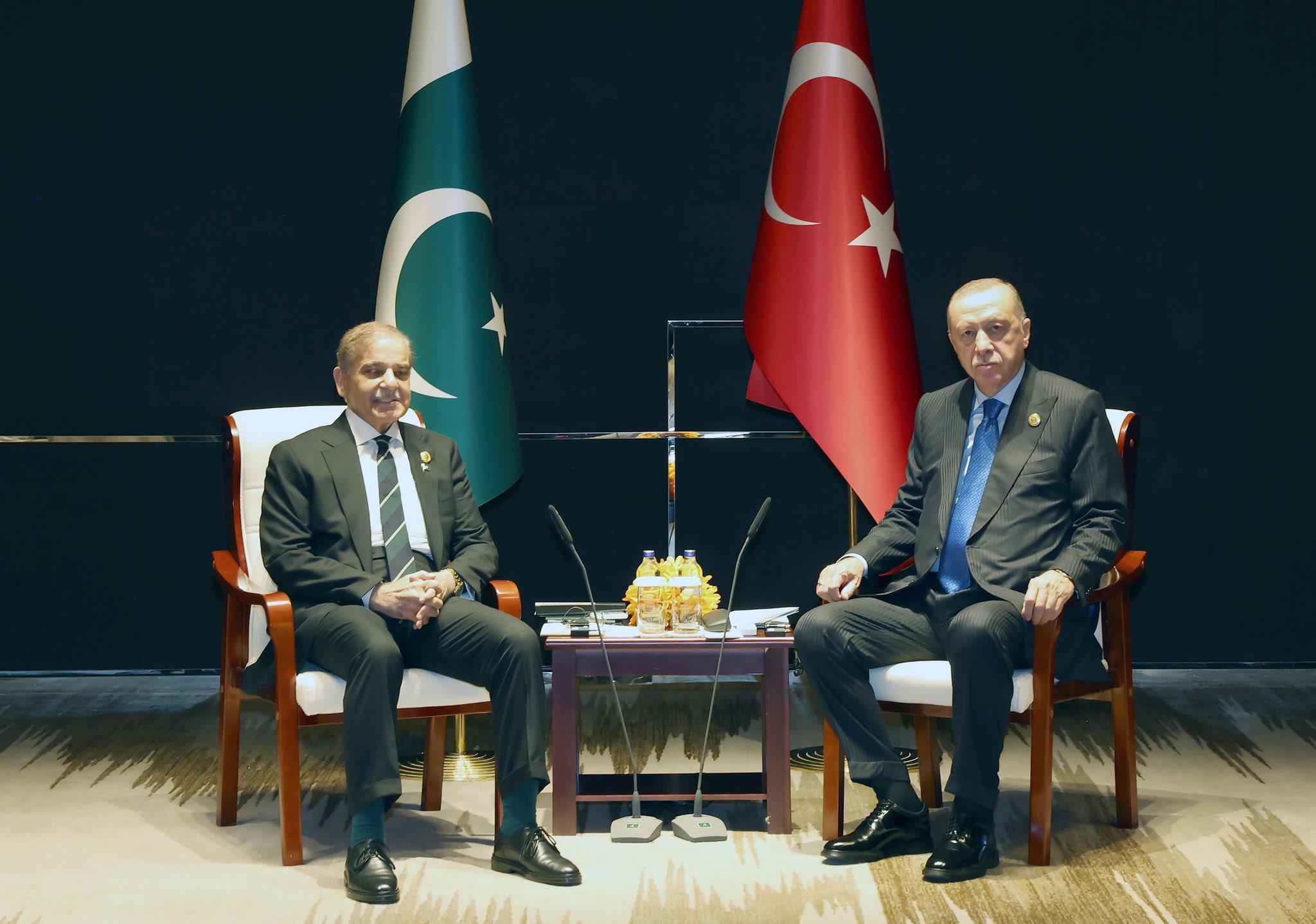 صدرایردوان کی وزیراعظم شہباز شریف سے ایس سی او اجلاس کے موقع پر ملاقات