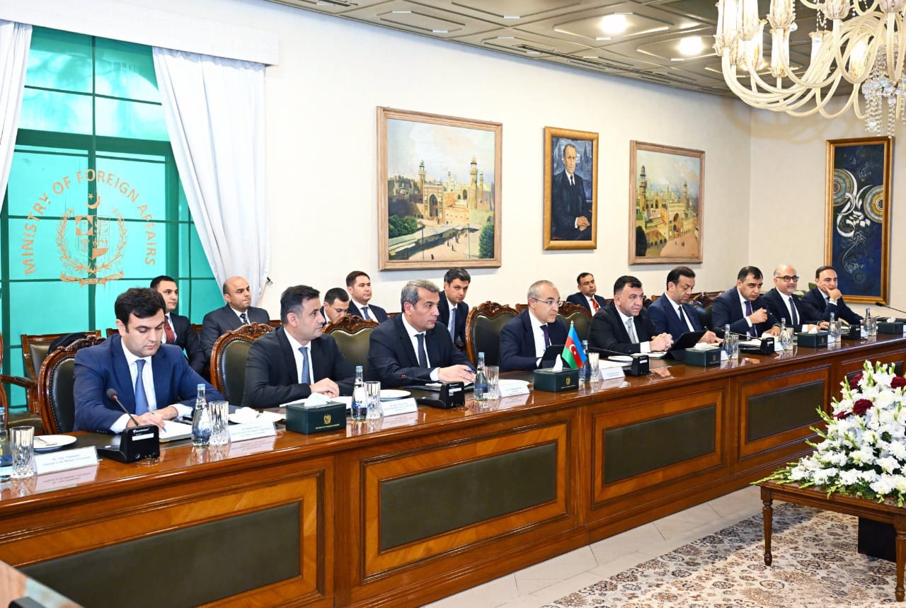 آذربائیجان اور پاکستان کے درمیان اقتصادی تعاون بڑھانے پر اتفاق، اسحاق ڈار اور میکائل جباروف کی اہم ملاقات