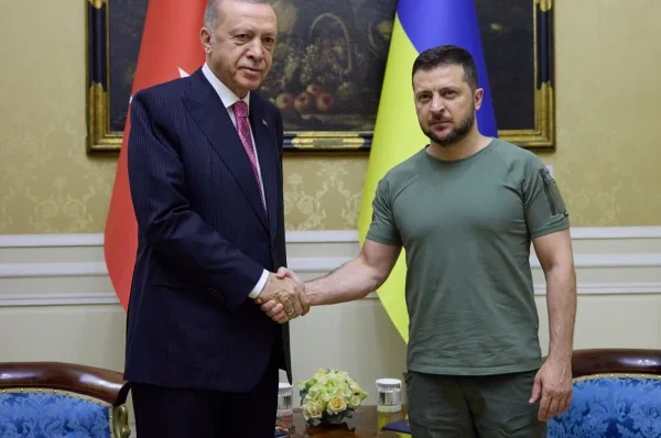 یوکرین  کے صدر زیلنسکی امن مذاکرات کی بحالی کے لیے ترکیہ روانہ