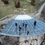 سافرانبولو میں ترکیہ کے پہلے شیشے والے نظارے کے ڈیک نے سیاحوں کی توجہ حاصل کر لی