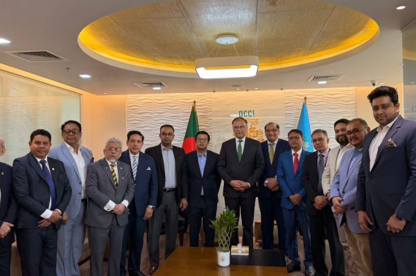 وفاقی وزیر احسن اقبال کی ڈھاکہ چیمبر آف کامرس سے ملاقات،