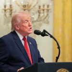 امریکی صدر ڈونلڈ ٹرمپ نے ایران کے خلاف ممکنہ حملے عارضی طور پر روک دیے