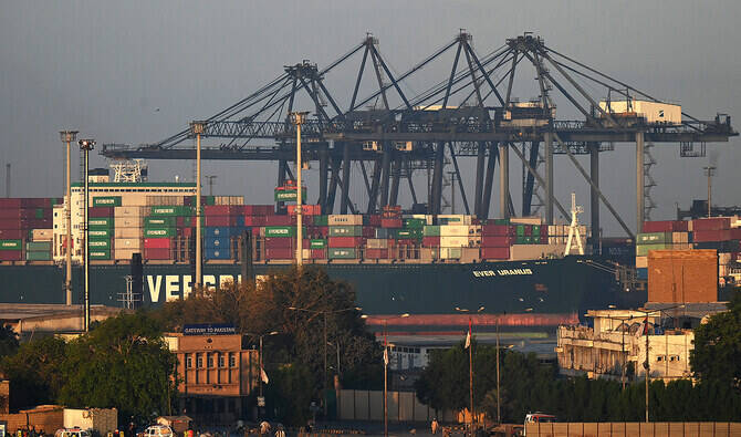 پاکستان نے بین الاقوامی تجارت کے لیے بندرگاہوں کی گنجائش میں اضافہ کر لیا