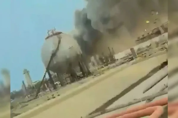 سعودی تیل کی سب سے بڑی ریفائنری پر ایرانی ڈرون حملہ، جزوی طور پر معطل