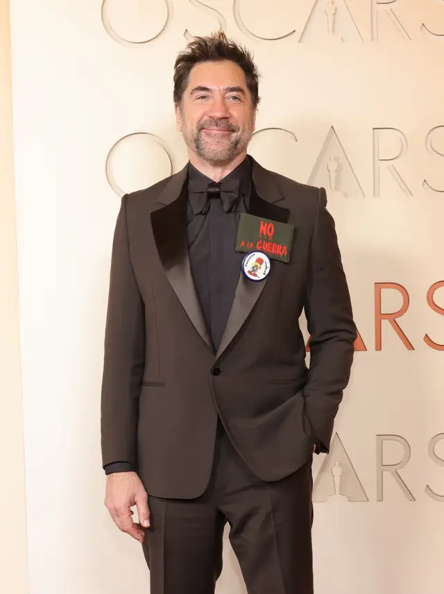 ہسپانوی اداکار Javier Bardem کی جنگ مخالف اور فلسطین کے حق میں آواز، تقریب میں خصوصی بیج پہن کر فلسطین سے اظہارِ یکجہتی