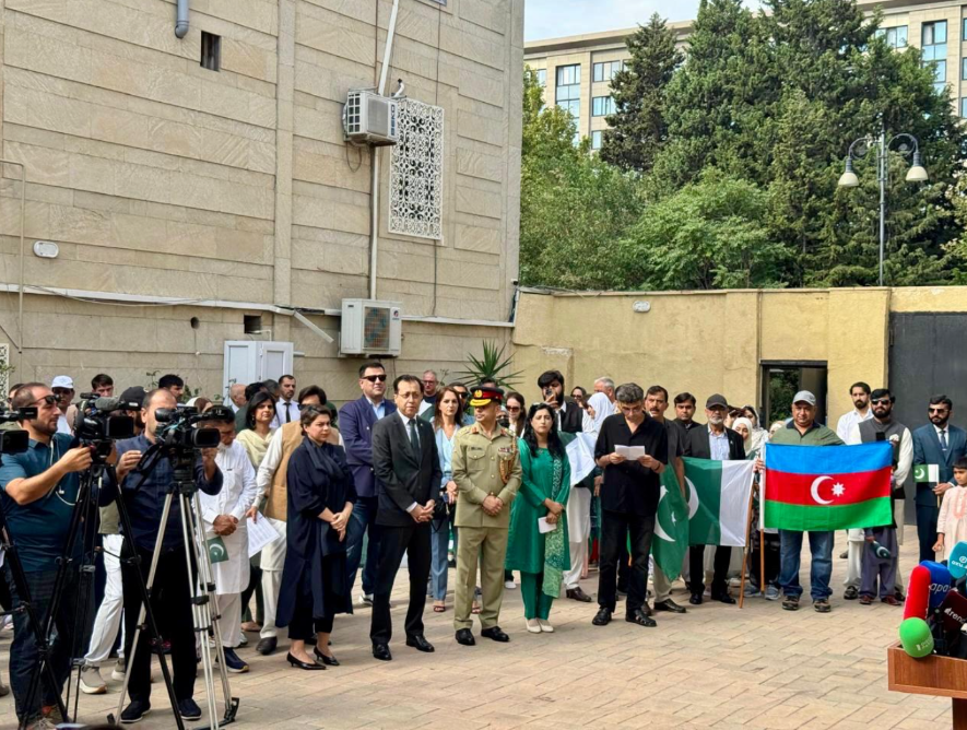 باکو میں پاکستانی سفارتخانے میں یومِ آزادی کی پروقار تقریب، پاک آذربائیجان دوستی کے رنگ نمایاں