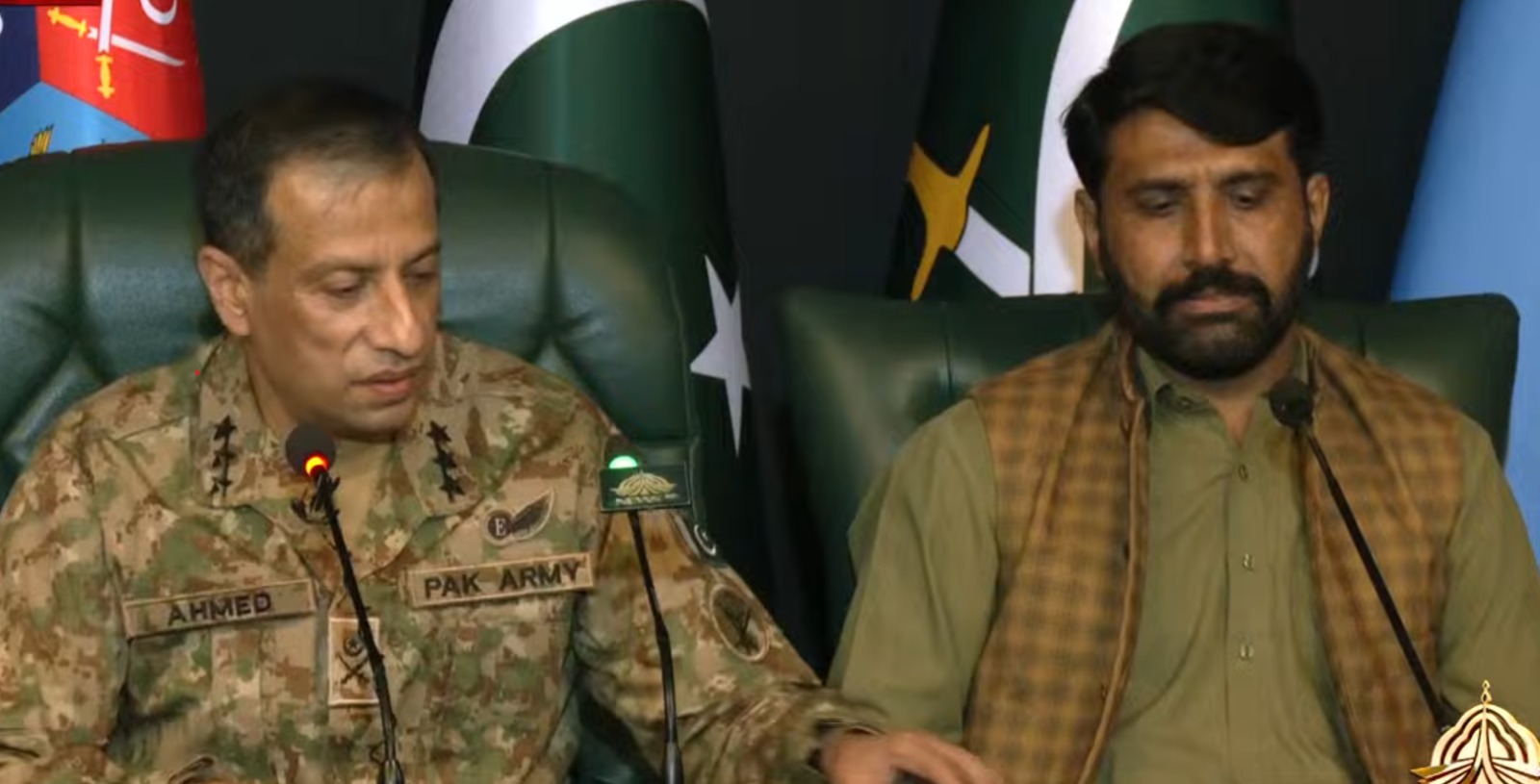 بھارت کا ’پاکستانی دہشت گرد ہلاک‘ کرنے کا دعویٰ، ڈی جی آئی ایس پی آر نے سابق ایس ایس جی کمانڈو محمد آصف کو میڈیا کے سامنے زندہ پیش کر دیا